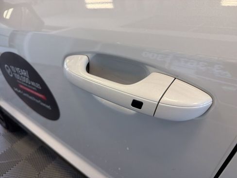 Used 2024 Kia Niro EX Touring FWD image 10