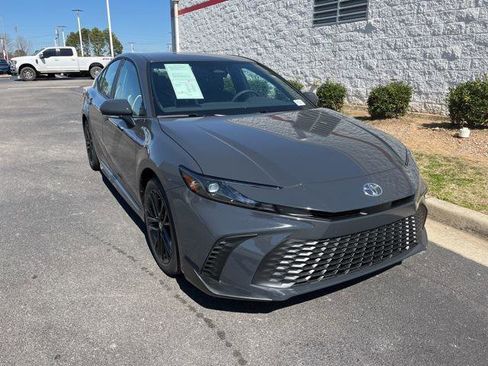 Certified 2025 Toyota Camry SE image 1