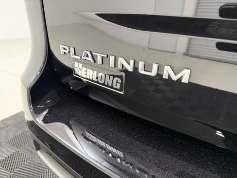 Used 2025 Ford Expedition Platinum image 8