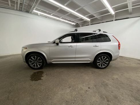 Used 2018 Volvo XC90 T6 Momentum w/ Convenience Package image 3