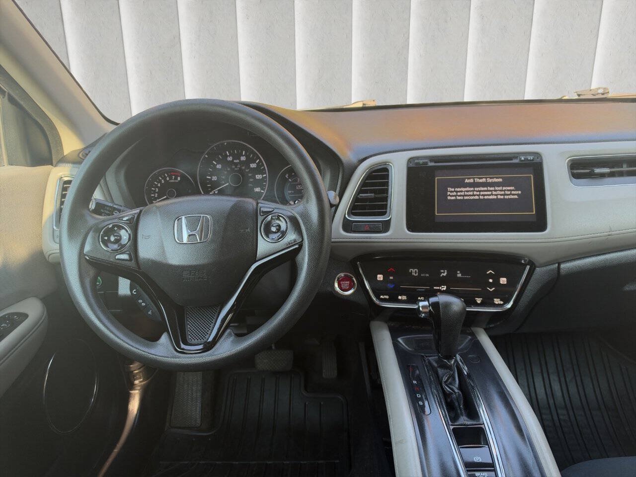 Used 2017 Honda HR-V EX image 9