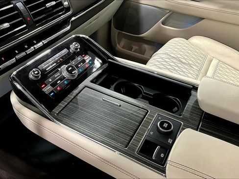 Used 2023 Lincoln Navigator Black Label image 17