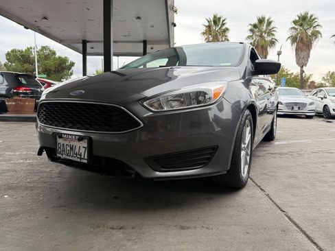 Used 2018 Ford Focus SE image 29