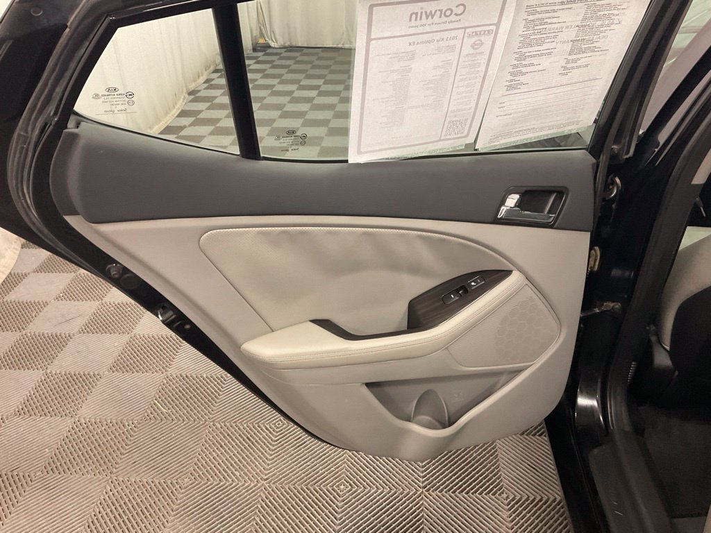 Used 2011 Kia Optima EX FWD image 21