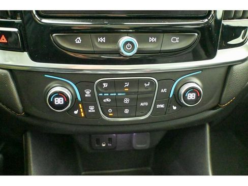 Used 2019 Chevrolet Traverse RS image 29