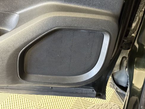 Used 2019 Nissan Titan PRO-4X image 16