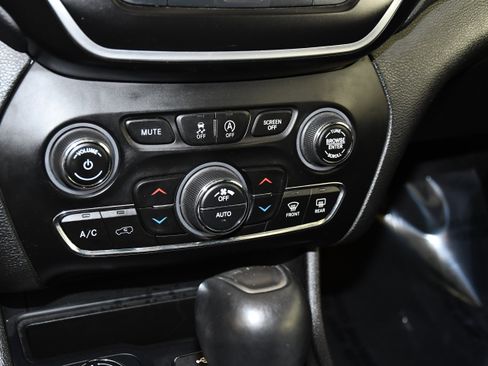 Used 2021 Jeep Cherokee Latitude Lux 80th Anniv w/ Quick Order Package 26U 80TH AWD/4WD image 31