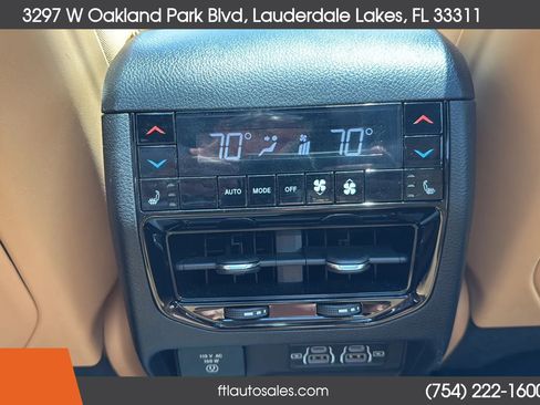 Used 2022 Jeep Grand Cherokee Summit w/ Luxury Tech Group V AWD/4WD image 36