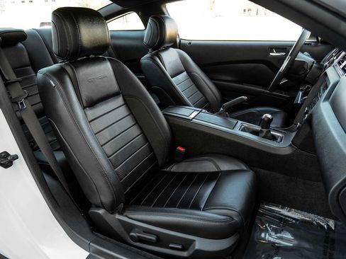 Used 2012 Ford Mustang GT Premium image 33
