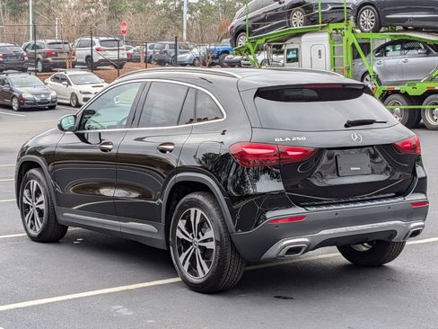 Certified 2025 Mercedes-Benz GLA 250 image 8