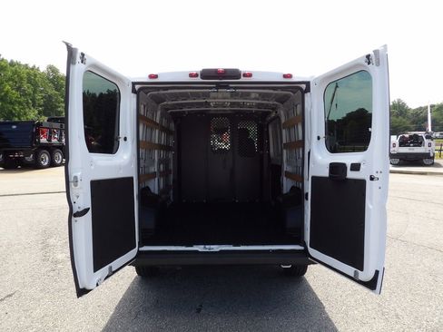 Used 2025 RAM ProMaster 2500 w/ U-Haul Equipment Group FWD image 40