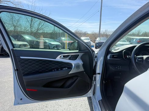 Used 2021 Genesis G70 2.0T w/ Prestige Package image 10