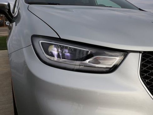 New 2026 Chrysler Pacifica Pinnacle image 4