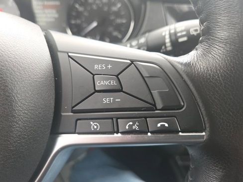 Used 2017 Nissan Rogue SV w/ SV Premium Package AWD/4WD image 39