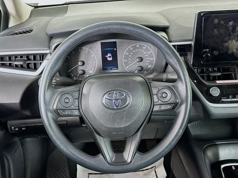 Used 2025 Toyota Corolla LE image 18