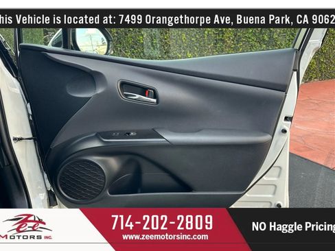 Used 2016 Toyota Prius Three image 42
