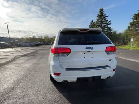 Used 2018 Jeep Grand Cherokee Overland AWD/4WD image 8