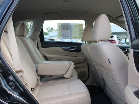 Used 2017 Nissan Rogue S FWD image 28