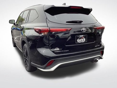 Used 2025 Toyota Highlander XSE AWD/4WD image 7