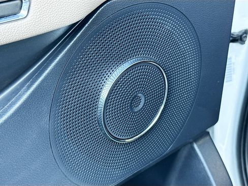 Used 2024 Ford Expedition Max XLT image 19