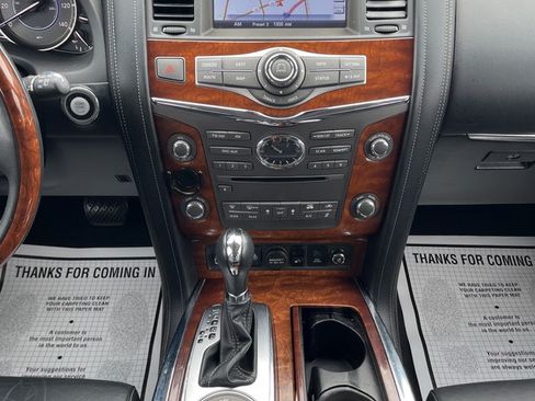 Used 2015 INFINITI QX80 4WD w/ Deluxe Technology Package image 17