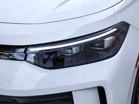 New 2026 Volkswagen Tiguan SE image 17