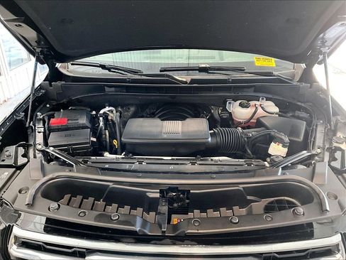 Used 2025 GMC Yukon AT4 w/ LPO, Floor Liner Package image 31