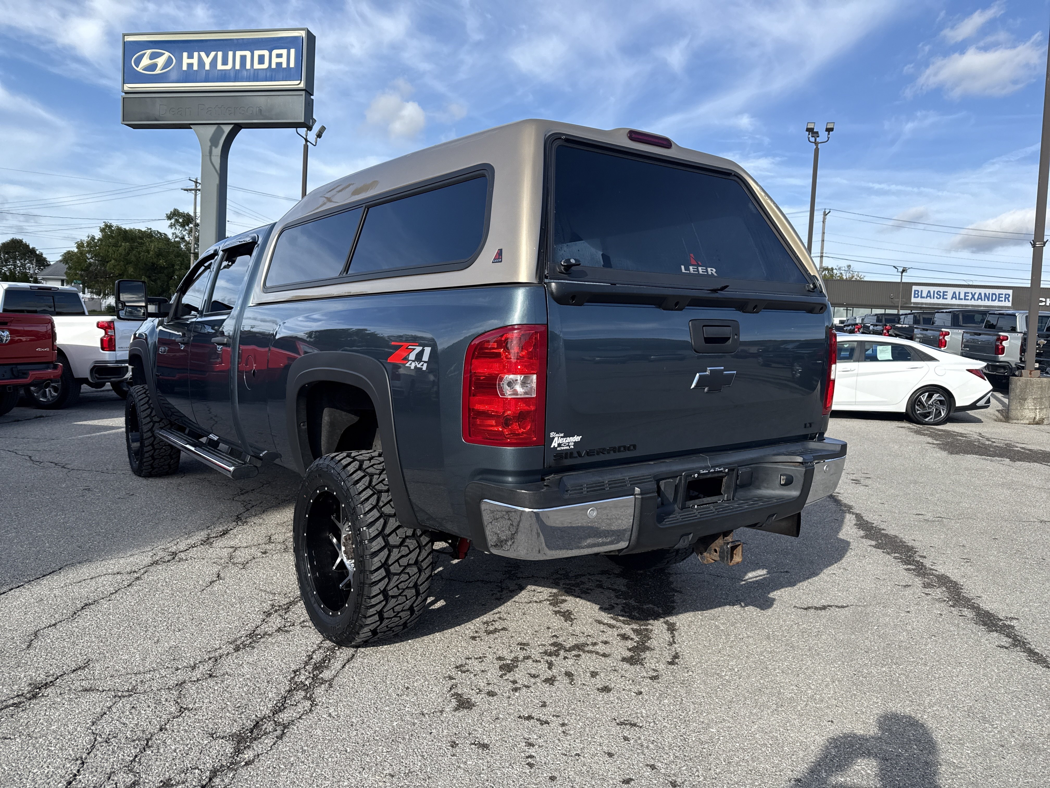 Used 2010 Chevrolet Silverado 2500 LT w/ Exterior Plus Package AWD/4WD image 6