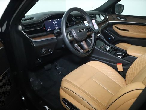 Used 2025 Jeep Grand Cherokee L Summit w/ Advanced Protech Group IV AWD/4WD image 21
