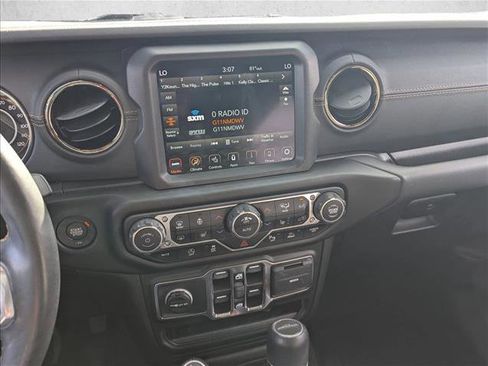 Used 2021 Jeep Gladiator Overland image 7