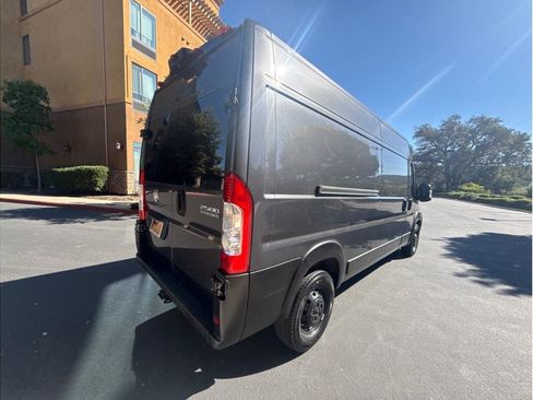 Used 2023 RAM ProMaster 2500 w/ Driver Convenience Group FWD image 7