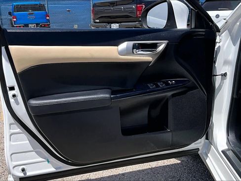 Used 2014 Lexus CT 200h FWD image 21