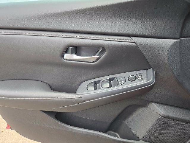 Used 2024 Nissan Sentra SV FWD image 13