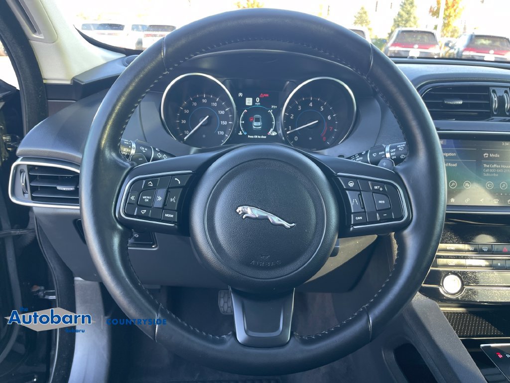 Used 2020 Jaguar F-PACE Premium AWD/4WD image 12