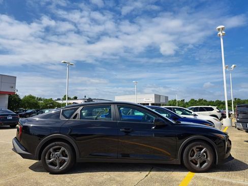 Used 2025 Kia K4 FWD image 3