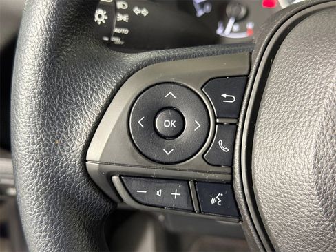 Used 2022 Toyota Corolla LE image 20
