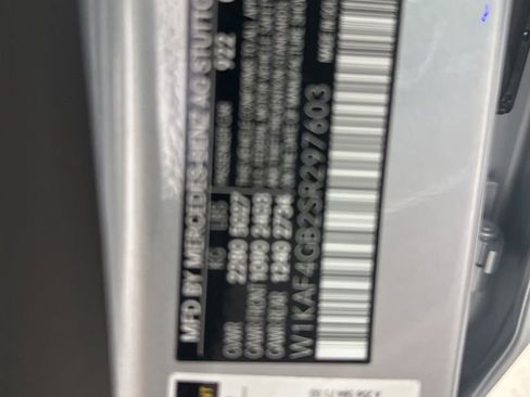 Used 2025 Mercedes-Benz C 300 Sedan image 32