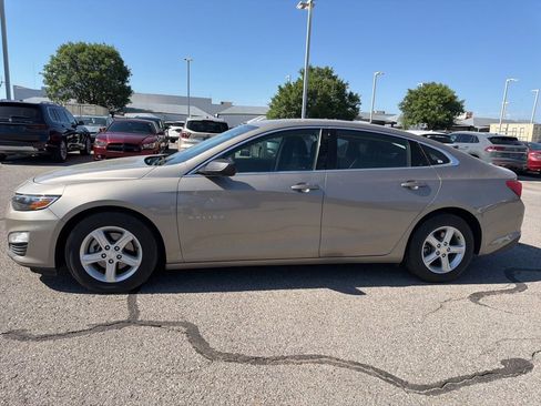 Used 2024 Chevrolet Malibu LS FWD image 2