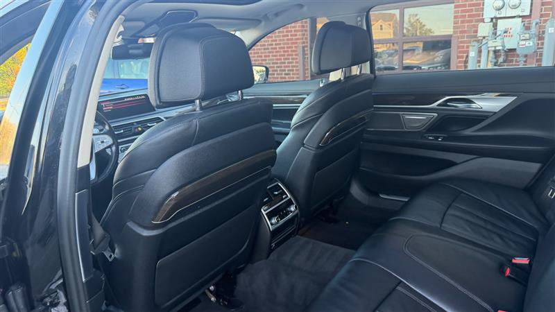 Used 2021 BMW 740i xDrive AWD/4WD image 24