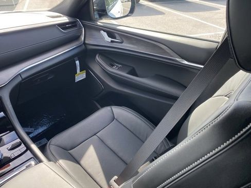 New 2025 Jeep Grand Cherokee L Overland w/ Trailer Tow Package image 35