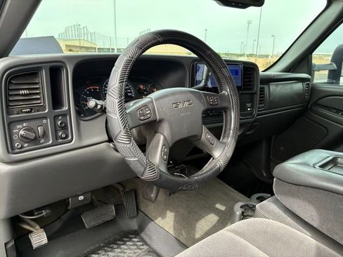 Used 2004 GMC Sierra 2500 SLE w/ Heavy-Duty Power Package RWD image 12