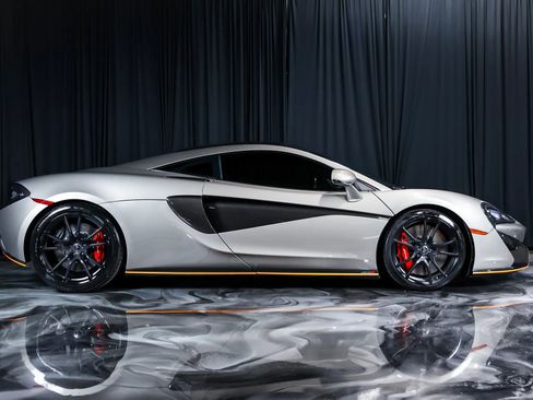 Used 2016 McLaren 570S Coupe RWD image 18