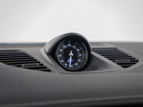 Certified 2025 Porsche Panamera 4 image 28