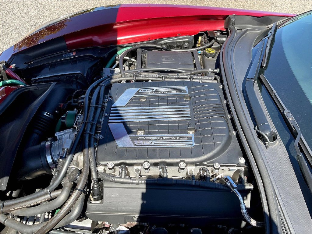 Used 2015 Chevrolet Corvette Z06 w/ 3LZ Preferred Equipment Group RWD image 29