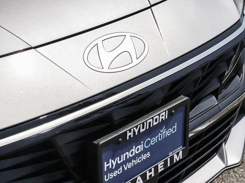 Used 2025 Hyundai Elantra Limited FWD image 6