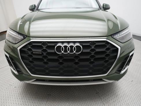 Used 2023 Audi Q5 2.0T Prestige w/ Prestige Package image 4
