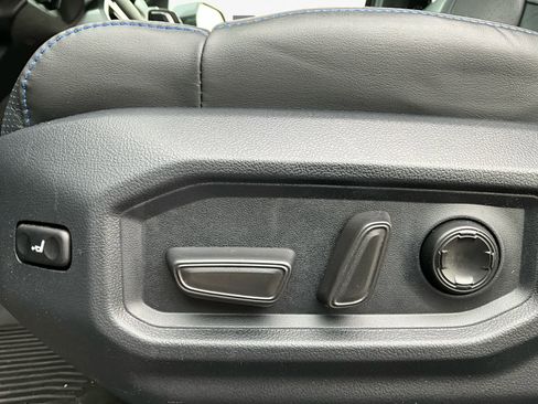 Used 2025 Toyota Tundra Platinum AWD/4WD image 24