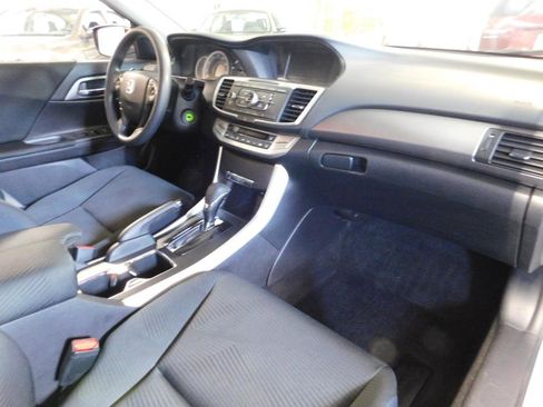Used 2015 Honda Accord LX image 17
