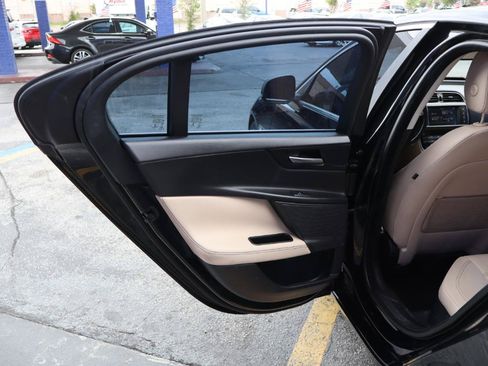 Used 2018 Jaguar XE Prestige RWD image 17