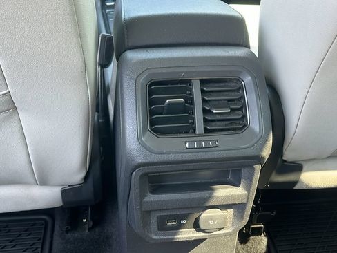 Used 2020 Volkswagen Tiguan SE w/ Panoramic Sunroof Package AWD/4WD image 20